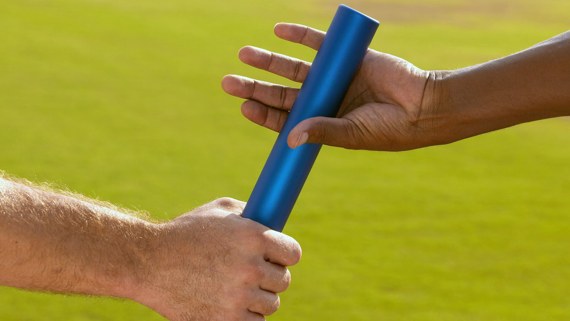 “德甲最后冲刺，几支球队争夺冠军命运”，德甲最后几名降级